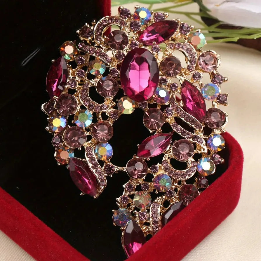 Luxury Openwork Floral Classic Brooch Gift for Men and Women