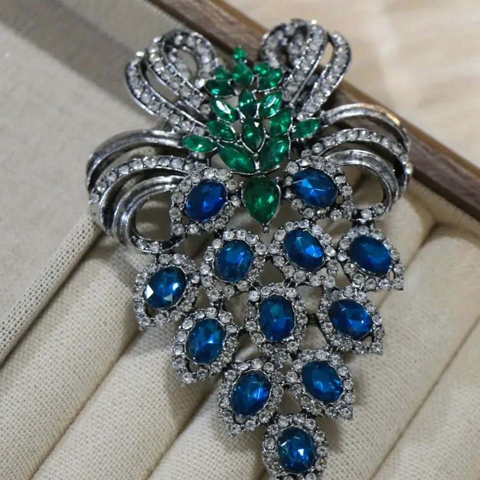Luxury Grape Fruit Brooch Pin for Men and Women Classic Style