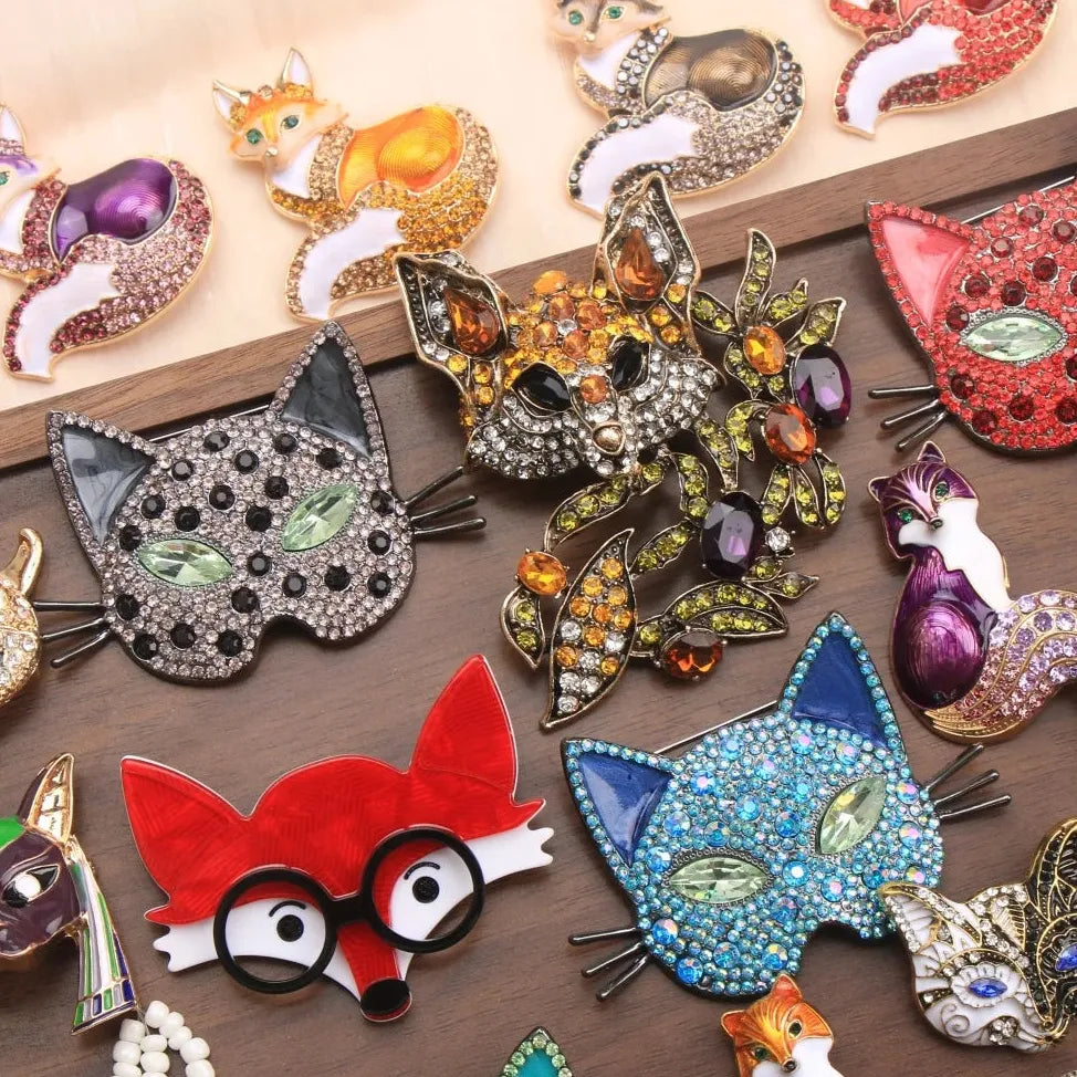 Vintage Fox Brooch Classic Jewelry for Women Elegant Style Accessory