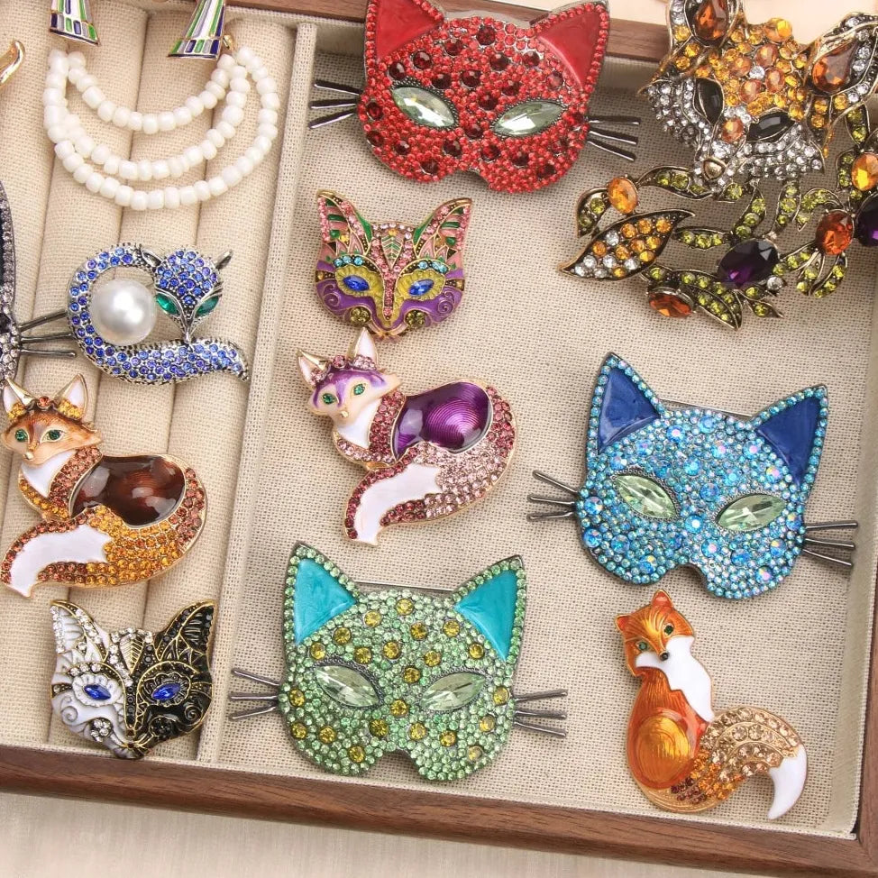 Vintage Fox Brooch Classic Jewelry for Women Elegant Style Accessory