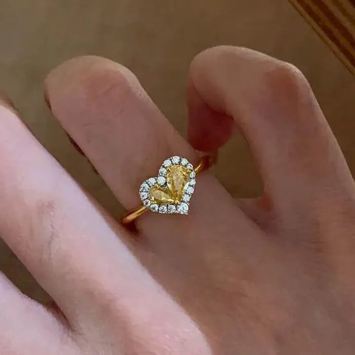 Heart-Shaped Zircon Copper Ring for Women Girls Fashion Yellow Crystal Gift Jewelry