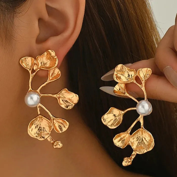 Vintage Pearl Leaf Drop Earrings for Women Zinc Alloy Jewelry Gift 2025
