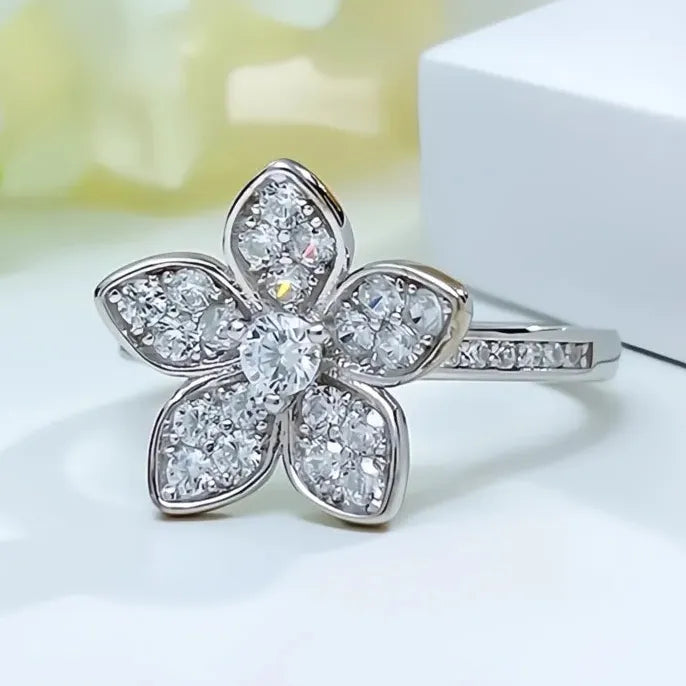 Flower Shaped Cubic Zirconia Brass Ring for Women Wedding Jewelry