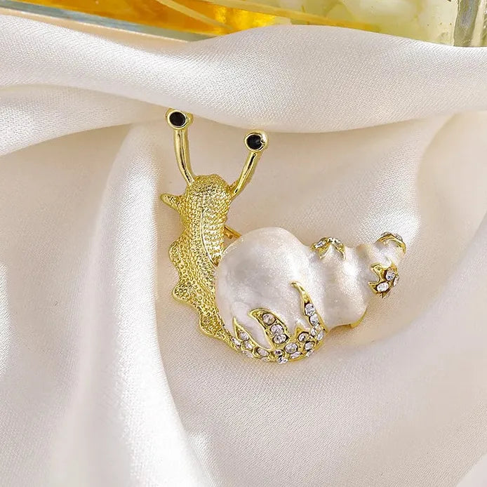 Classic Snail Conch Shell Brooch Pin Jewelry for Men and Women