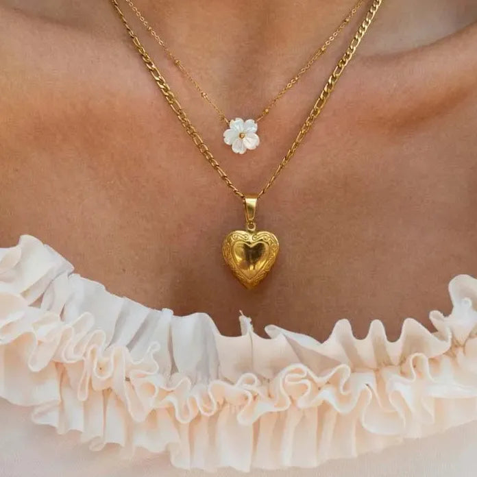 Vintage Gold Flower Pendant Necklace for Women Stainless Steel Heart Chain