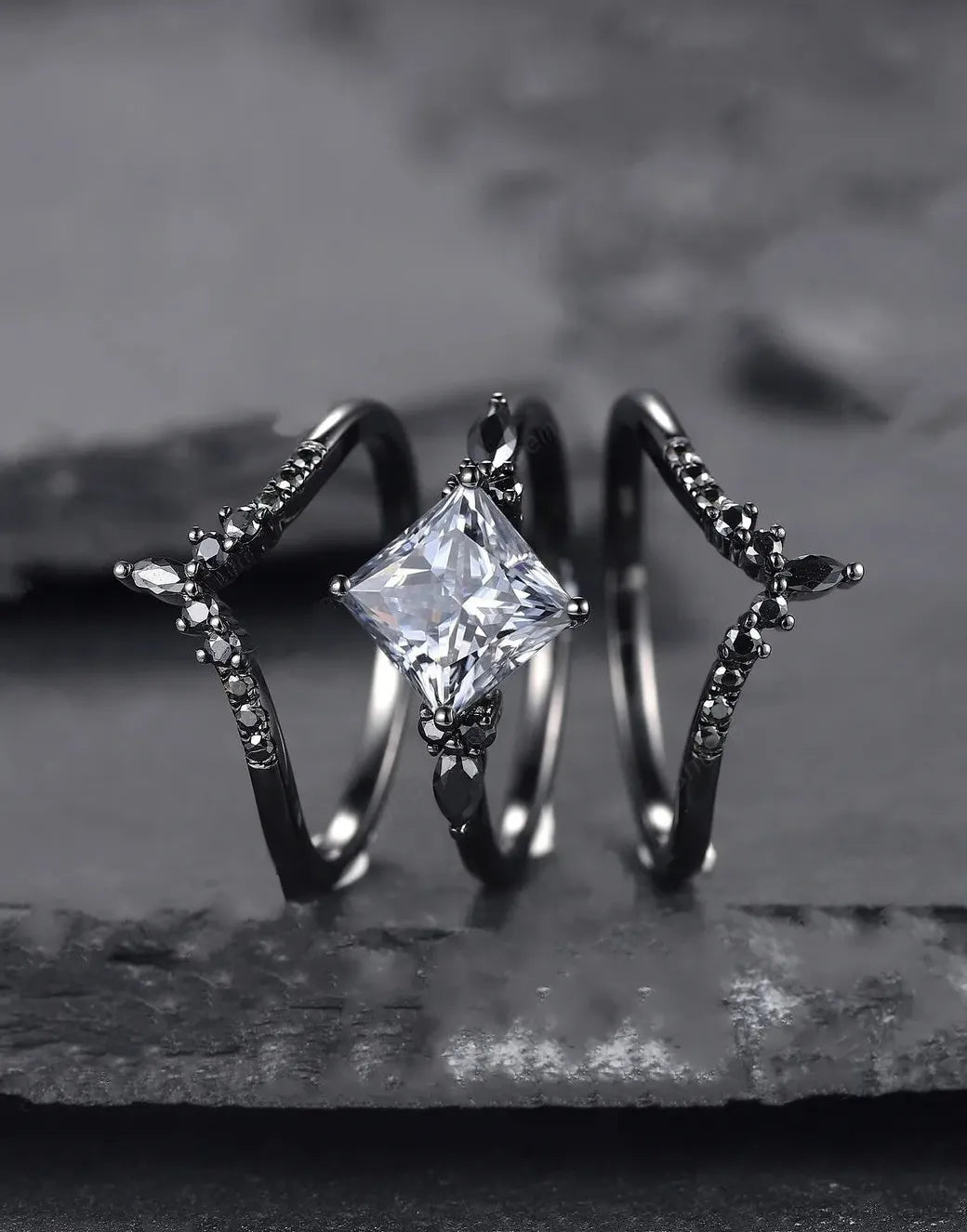 Luxury Retro Gun Plated Black Zinc Alloy Ring Micro Black Zircon Couple Set