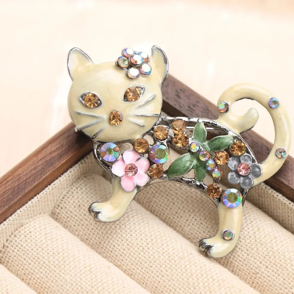 Classic Cat Brooch for Men & Women Wedding Gift Elegant Accessory