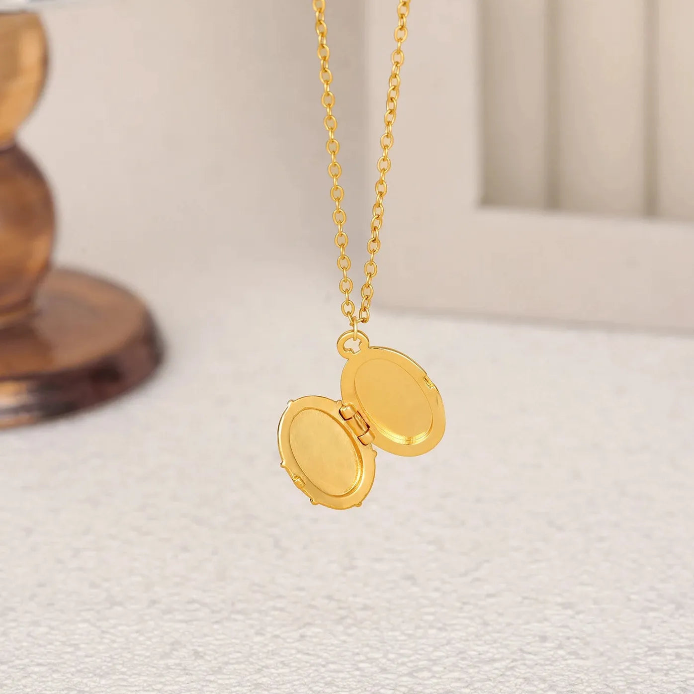 18K Gold Geometric Oval Photo Pendant Necklace Stainless Steel Choker Gift for Her