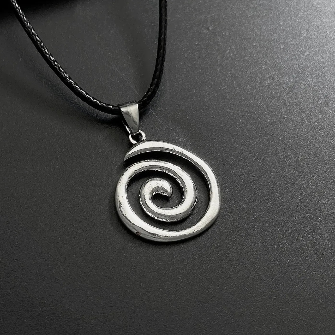 Vintage Spiral Vortex Zinc Alloy Circle Pendant Leather Necklace Women Unisex