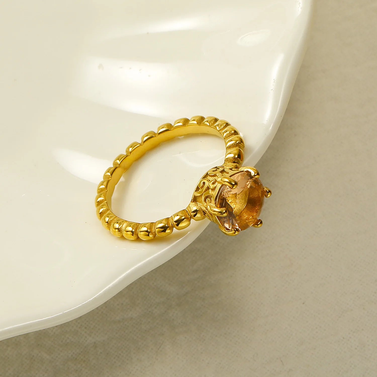 18K Gold Plated Stainless Steel Zircon Wedding Ring Twisted Circle Six Claws
