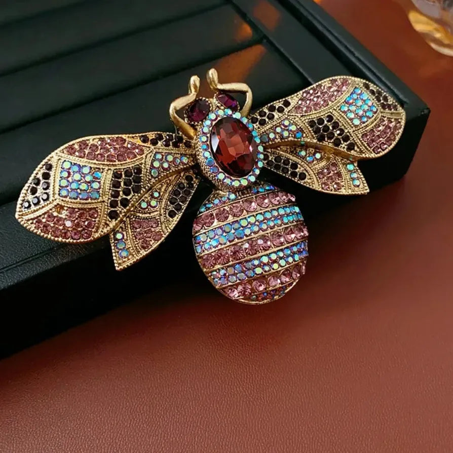 Luxury Bee Brooch Pin for Men and Women Elegant Jewelry Gift Accessory