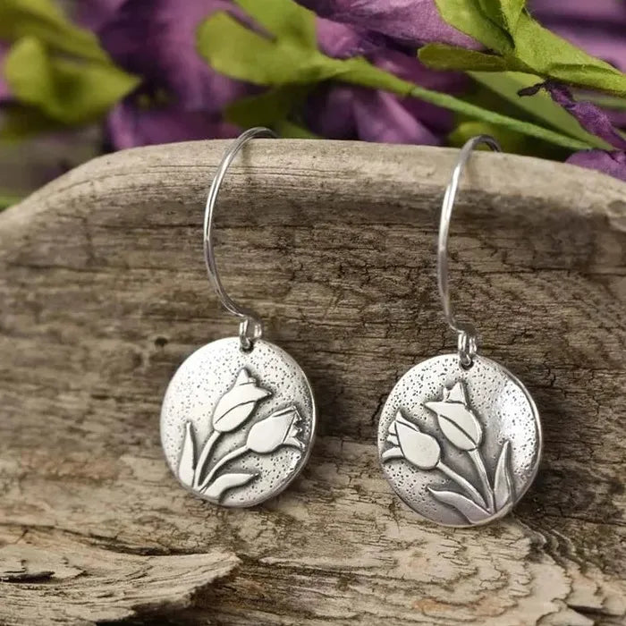 Vintage Women's Round Carved Star Moon Tulip Flower Zinc Alloy Metal Earrings