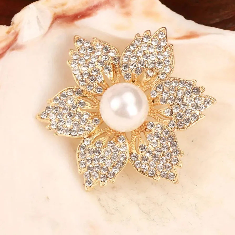 Classic Floral Openwork Brooch Wedding Gift for Men and Women