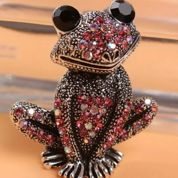 Vintage Rhinestone Frog Toad Brooch European American Pin Jewelry Accessory