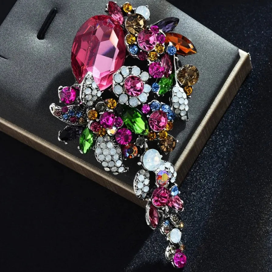 Vintage Floral Brooch Pin Jewelry Classic Style for Men Women
