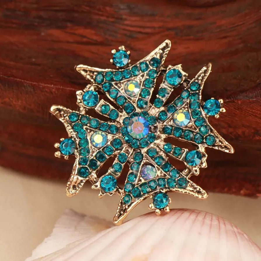 Luxury Snowflake Brooch for Men & Women Classic Style Gift Accessory