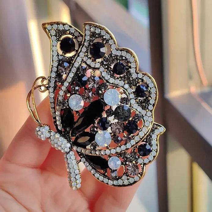Classic Openwork Insect Brooch Wedding Gift for Men and Women