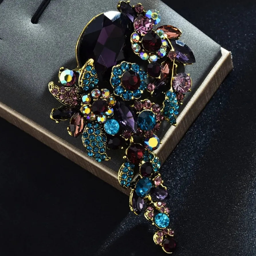 Vintage Floral Brooch Pin Jewelry Classic Style for Men Women