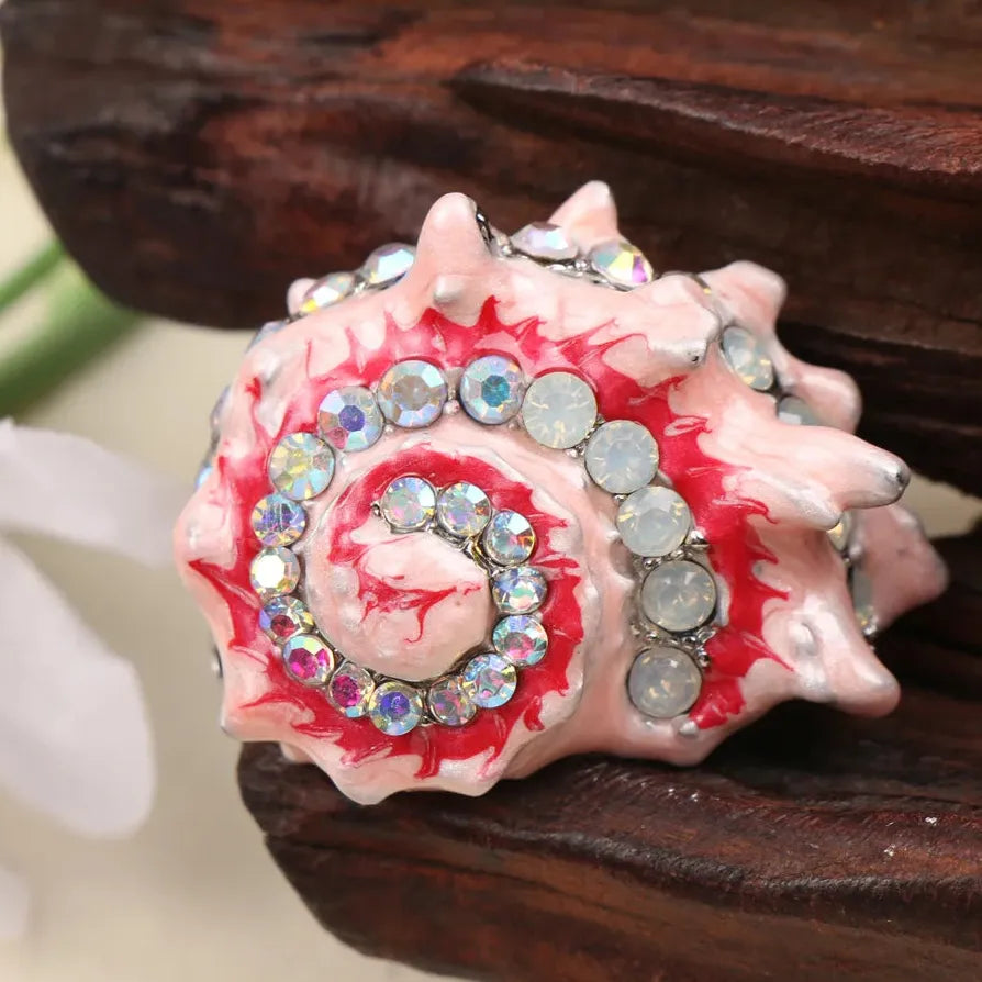 Classic Snail Conch Shell Brooch Pin Jewelry for Men and Women