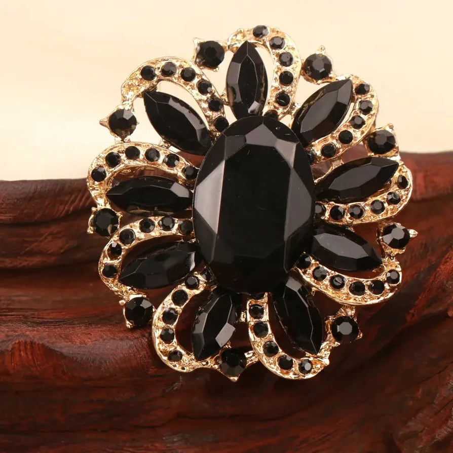 Luxury Openwork Floral Brooch Classic Gift for Men and Women