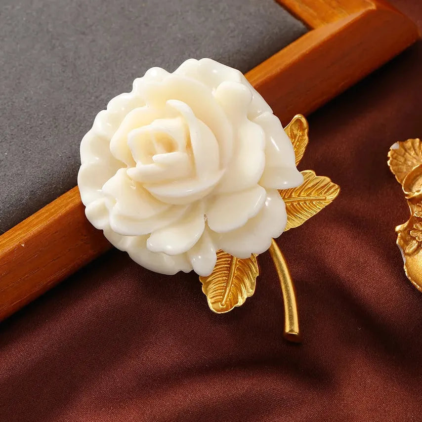 Vintage White Rose Brooch Elegant Women's Fashion Pin Corsage Accessory