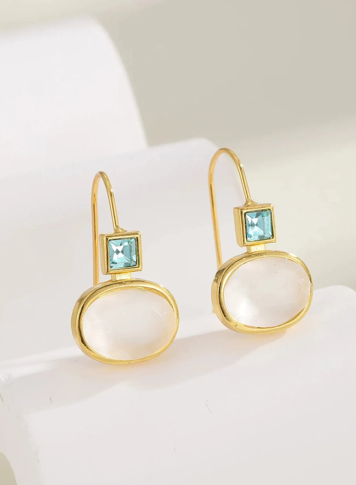Vintage Gold Round Crystal Drop Earrings for Women Zinc Alloy Jewelry