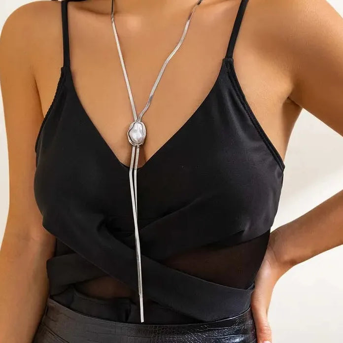 Vintage Metal Snake Chain Pearl Pendant Necklace for Women Adjustable Gold Tassel Jewelry