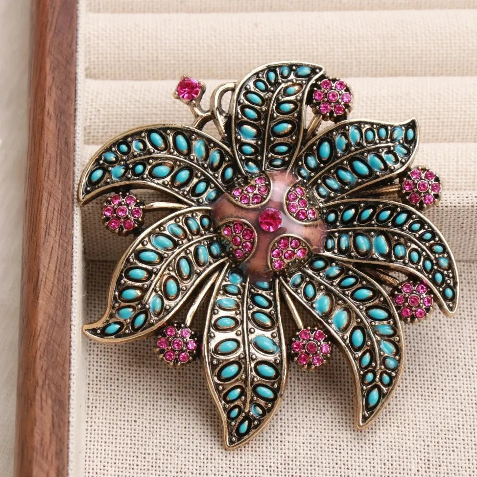 Classic Floral Brooch for Men and Women Wedding Gift Accessory
