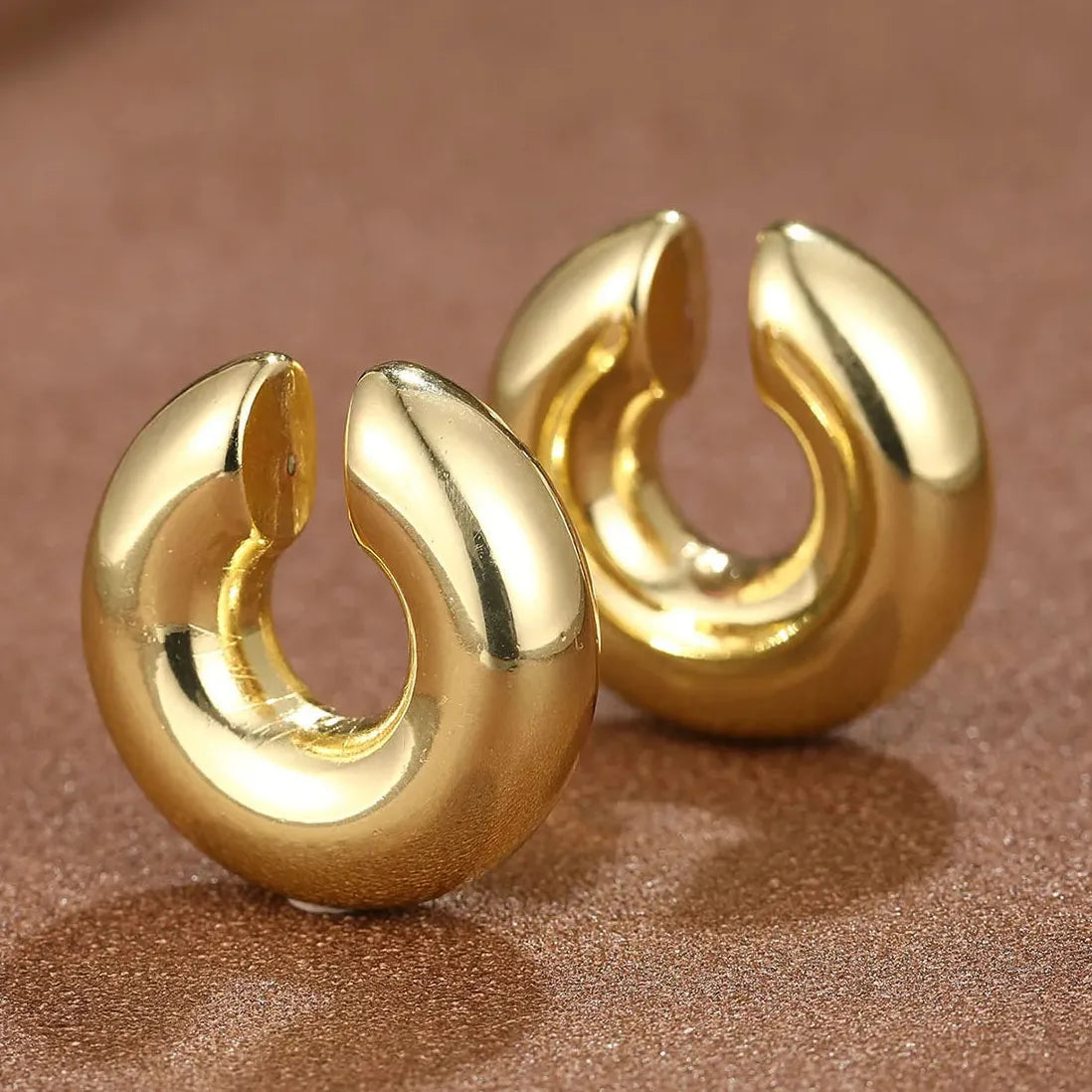 Gothic Vintage Thick Round Oversized Non-Pierced Ear Cuff Clip Earrings Acrylic Fashion
