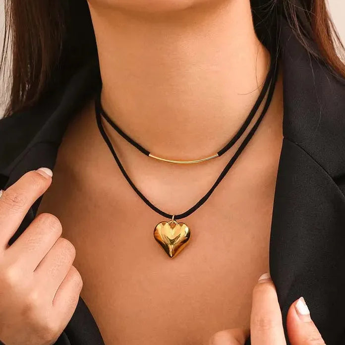 Vintage Black Velvet Heart Pendant Necklace for Women Adjustable Choker Jewelry
