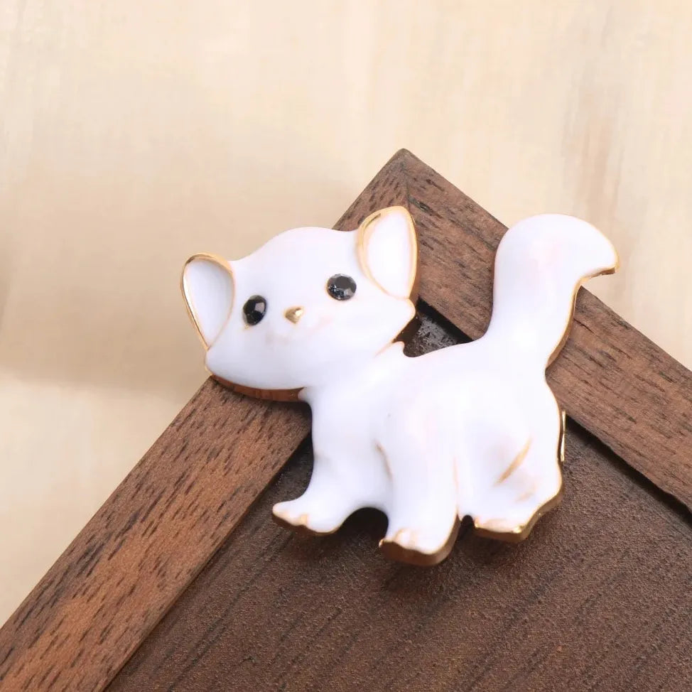 Elegant Vintage Cat Brooch for Women Fashion Accessory Gift