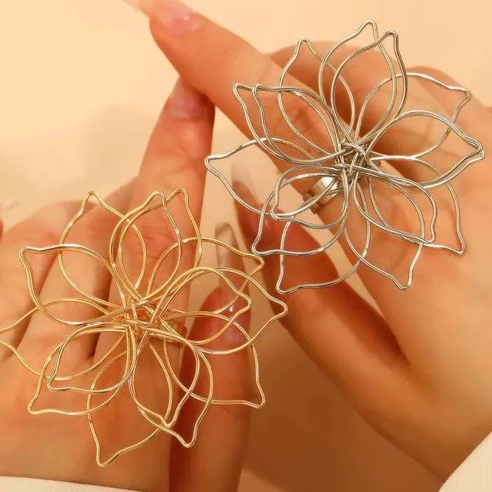 Adjustable Vintage Gold Flower Hollow Metal Ring Elegant Jewelry Gift