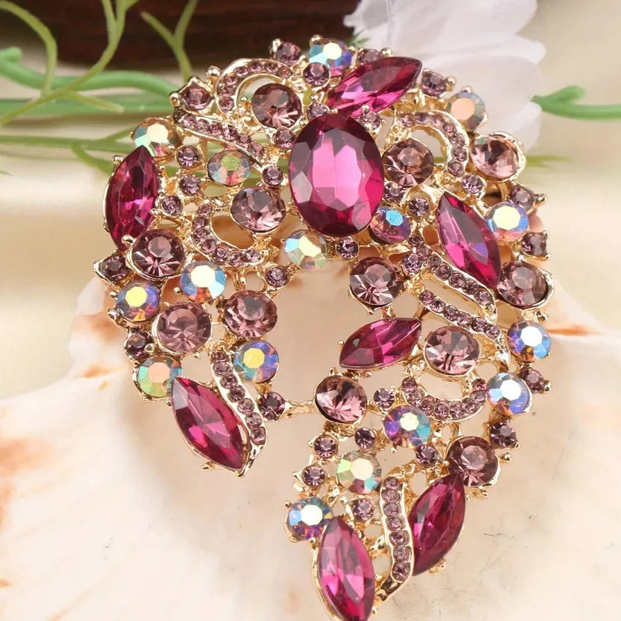 Luxury Openwork Floral Classic Brooch Gift for Men and Women