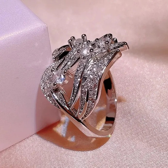 Luxury Leaf Design Full Paved Bling CZ Stone Bridal Wedding Ring 2022