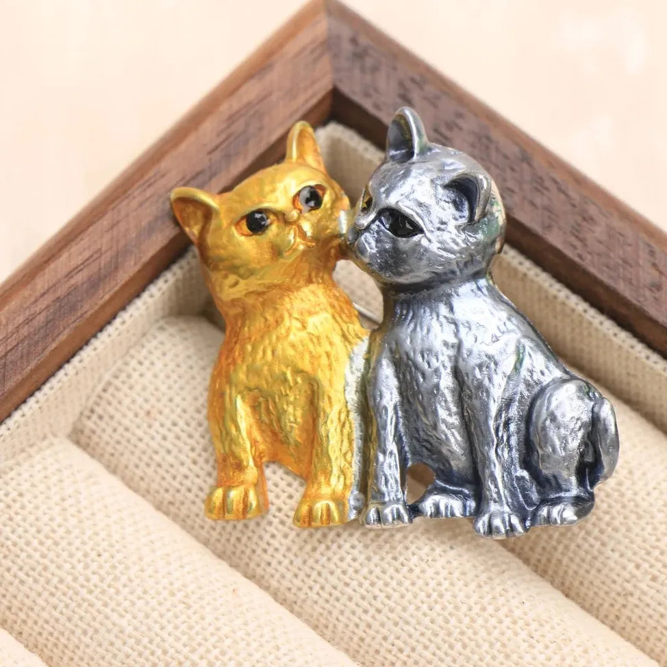 Classic Cat Brooch for Men & Women Wedding Gift Elegant Accessory