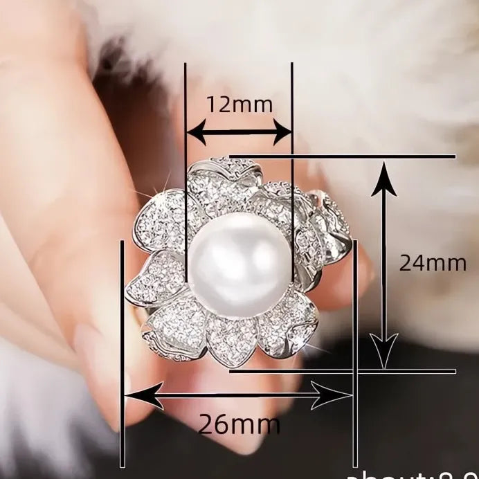 Luxury Flower Ring with Cubic Zirconia and Simulated Pearl for Women