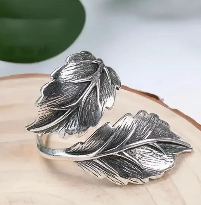 Vintage Resizable Brass Leaf Ring for Women, Geometric Retro Jewelry for Party & Daily Wear
