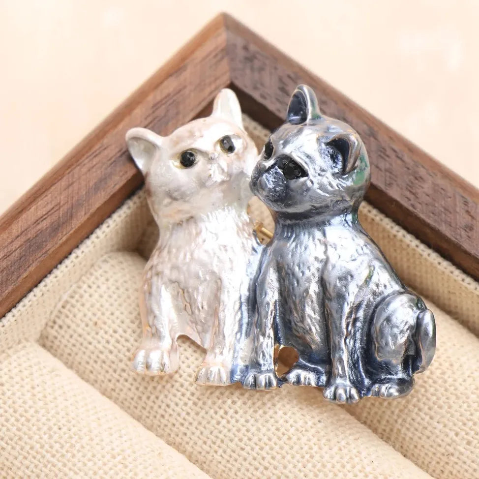 Classic Cat Brooch for Men & Women Wedding Gift Elegant Accessory