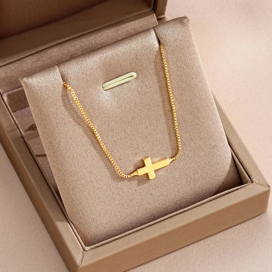 316 Stainless Steel Gold Cross Pendant Necklace Waterproof Hypoallergenic Women Jewelry