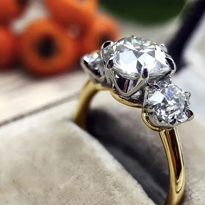 Women’s Fashion Cubic Zirconia Wedding Band Ring Zinc Alloy Engagement Jewelry