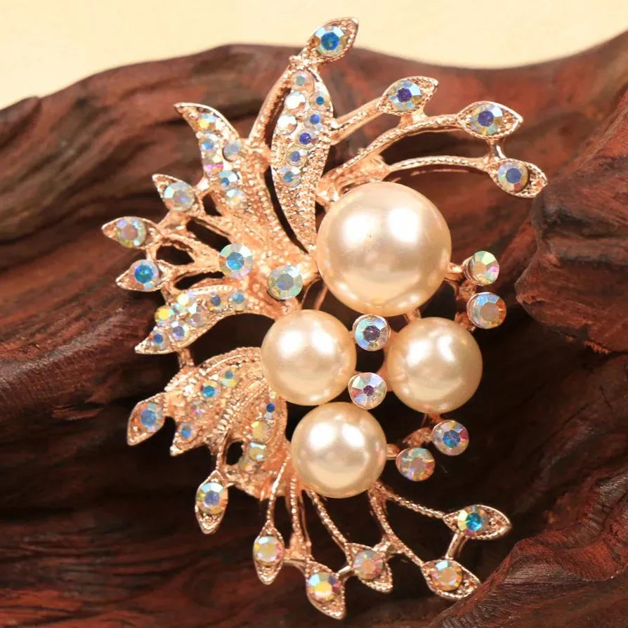 Vintage Classic Flower Brooch Pin Elegant Jewelry Gift for Men Women