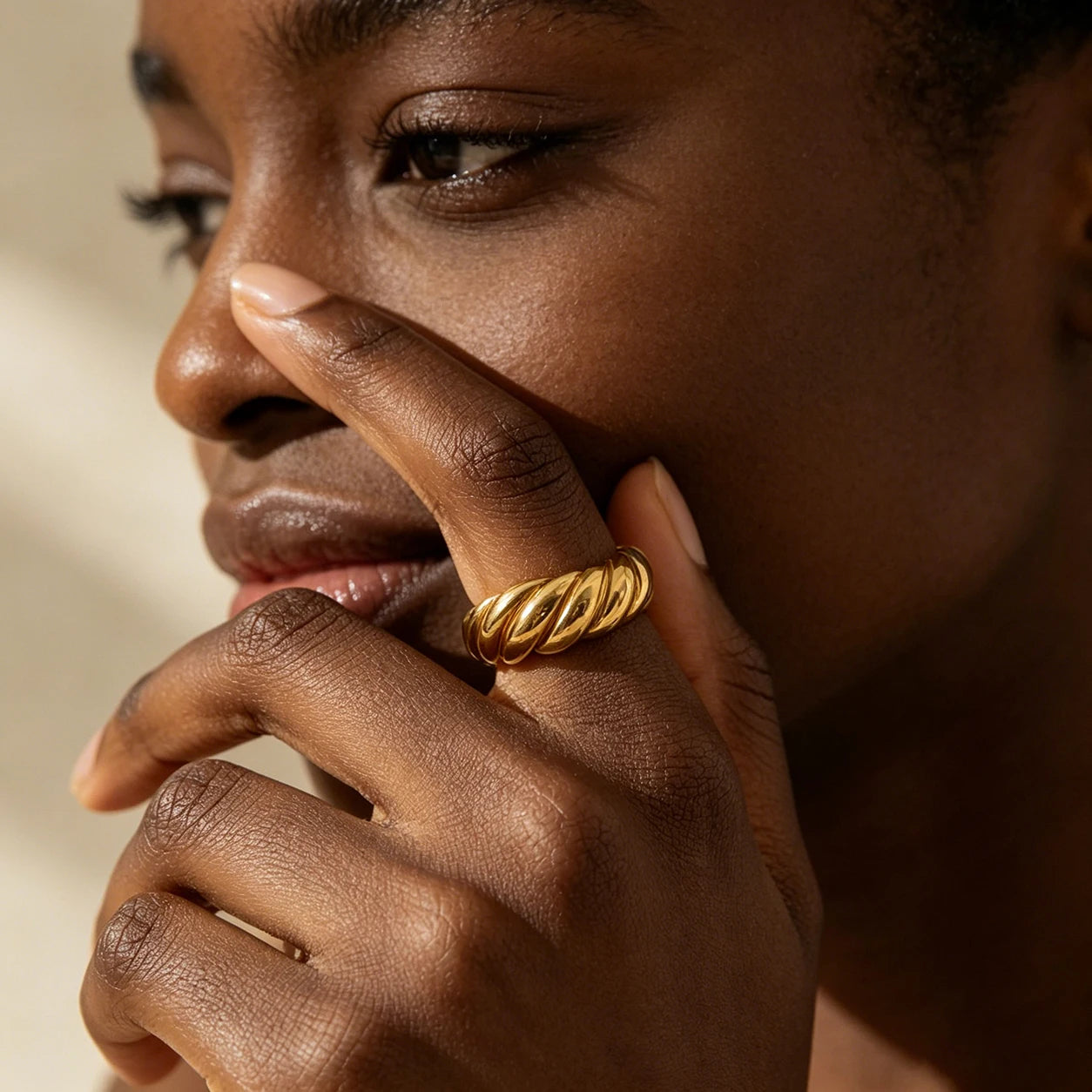 Vintage Gold Plated Twisted Croissant Zinc Alloy Chunky Ring for Women Lightweight Jewelry