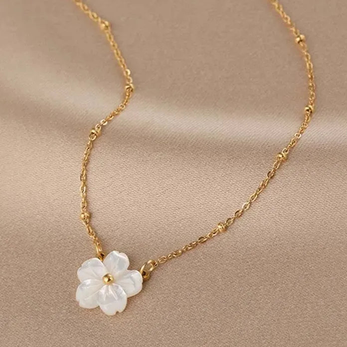 Vintage Gold Flower Pendant Necklace for Women Stainless Steel Heart Chain