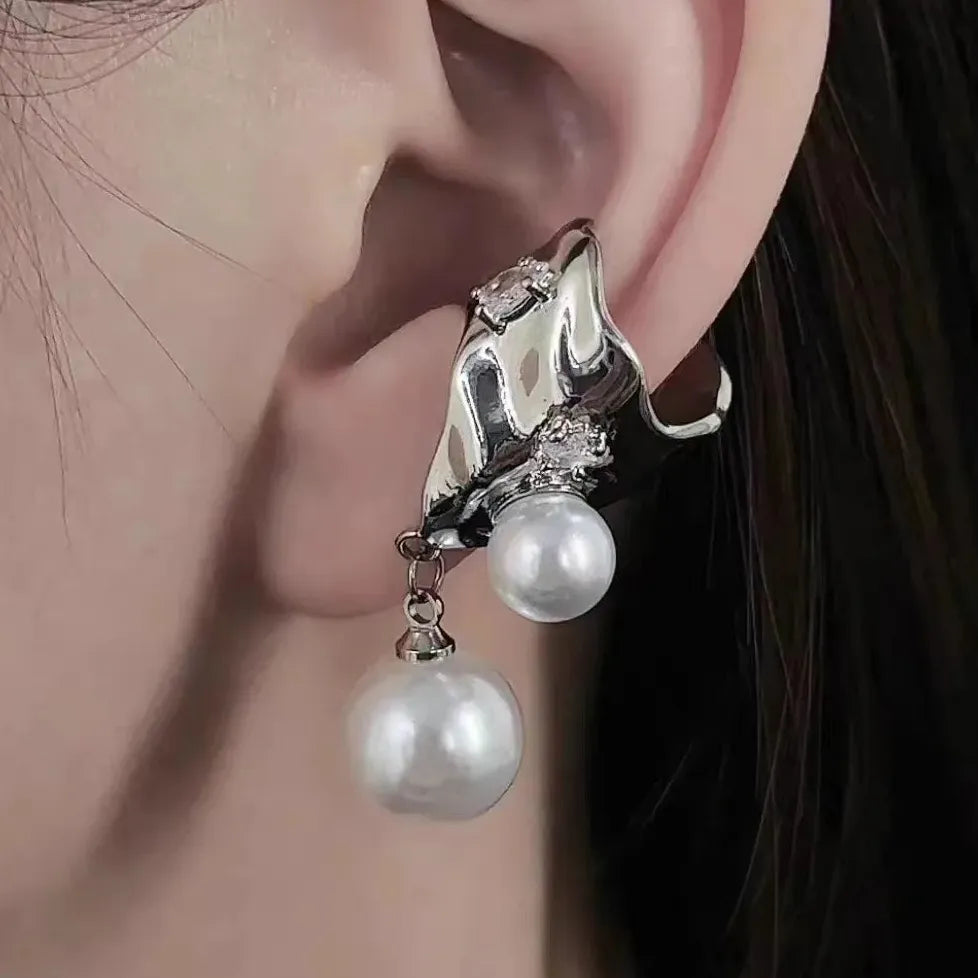 Punk Hip Hop Fox Animal Clip Earrings Black Zircon Cone Metal Non-Piercing Cuff Women