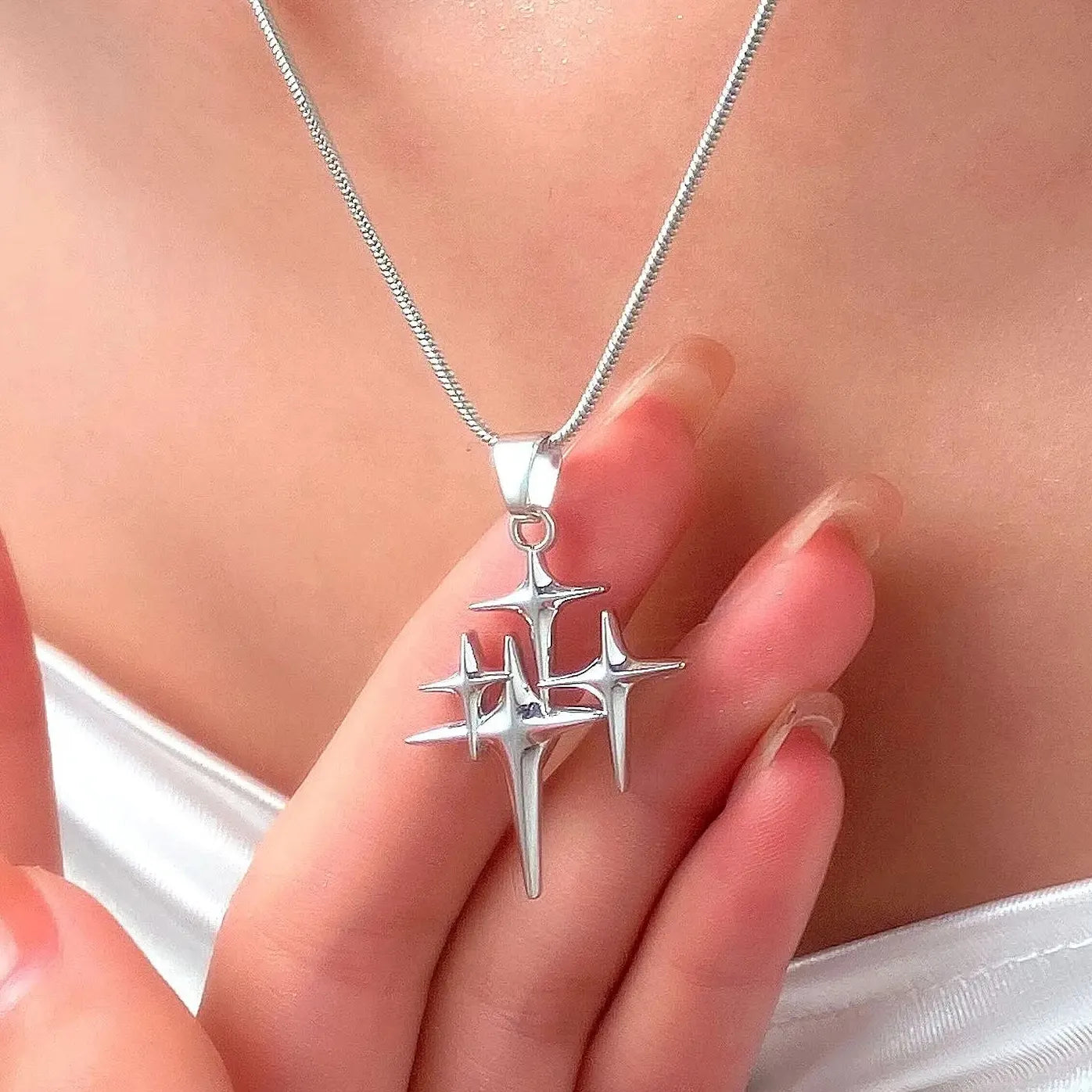 Hiphop Rock Star Pendant Necklace for Men Women Pearls Jewelry Urban Style