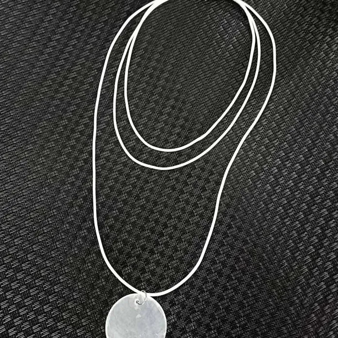 Minimalist White Shell Round Pendant Necklace Women Multi-layer Chain Fashion