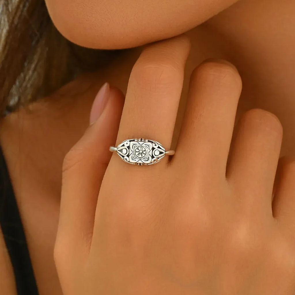 Vintage Cubic Zirconia Zinc Alloy Ring for Women Engagement Jewelry