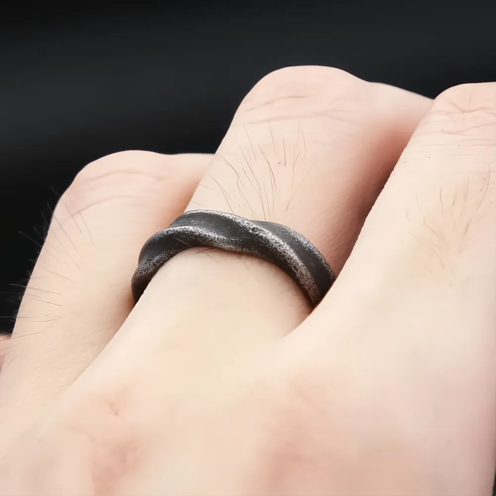 Vintage Black Mobius Ring 316L Stainless Steel – Gothic Punk Couple Ring