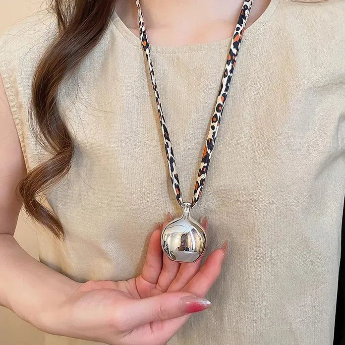 Leopard Print Wooden Jug Pendant Necklace for Women Zinc Alloy Gift