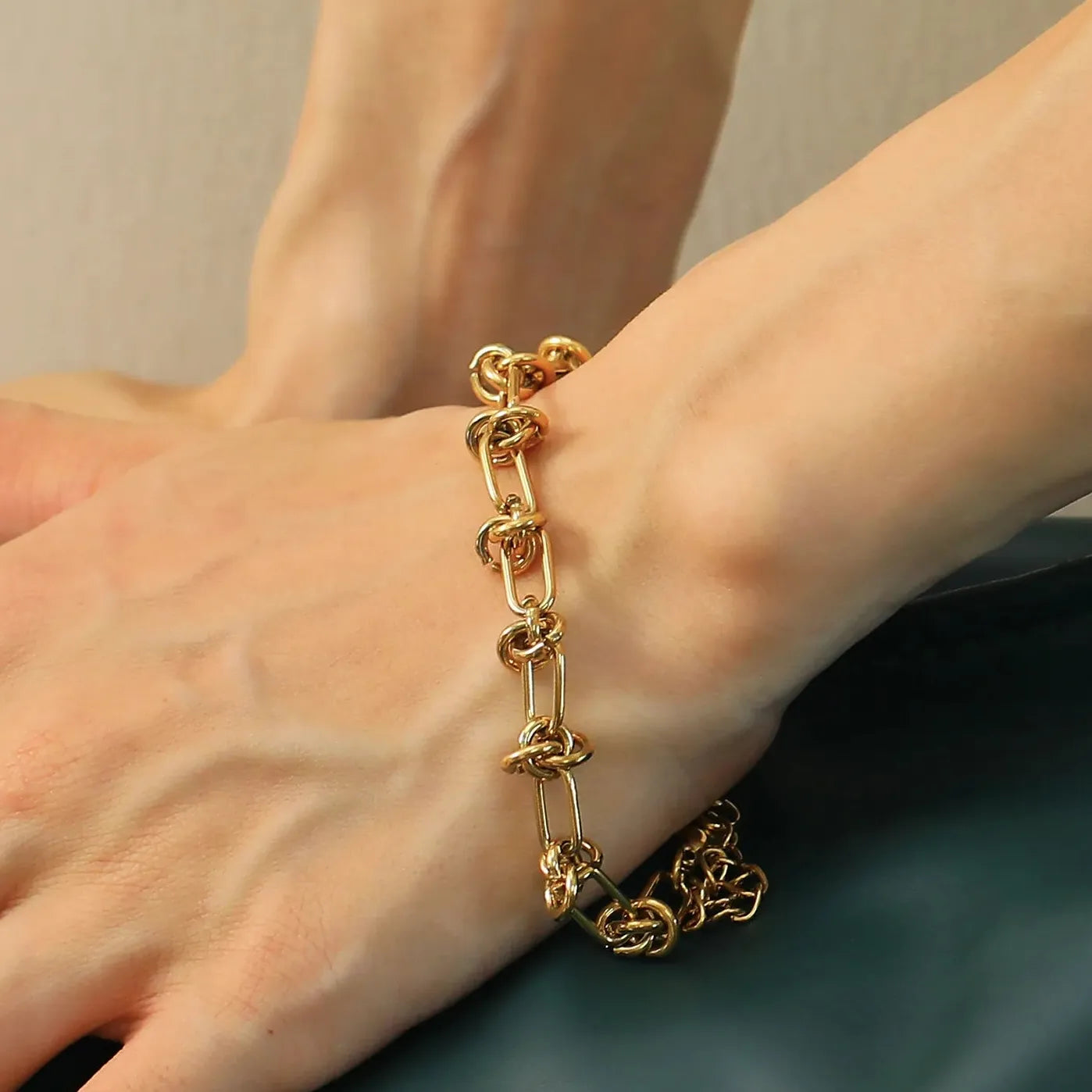 18K Gold Plated Geometric Knot Chain Bracelet Waterproof Unisex Gift Jewelry